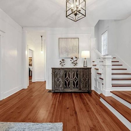 Exquisite Two-Story Home Located In Midtown Мемфис Екстериор снимка