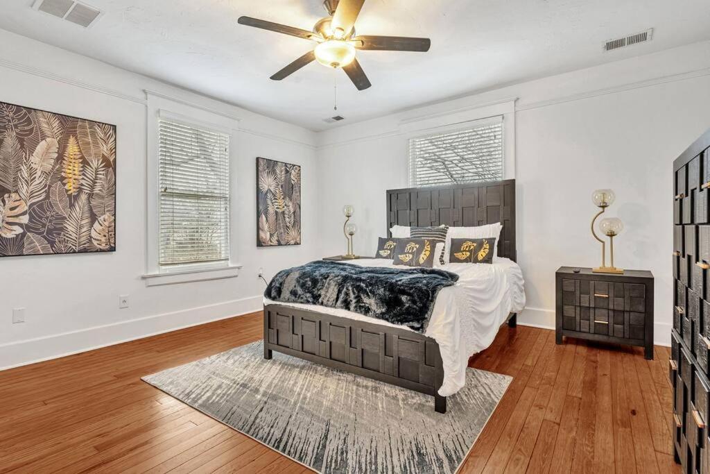 Exquisite Two-Story Home Located In Midtown Мемфис Екстериор снимка