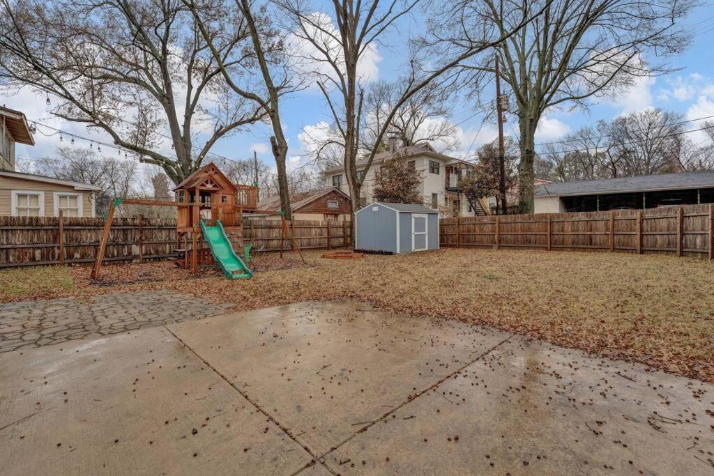 Exquisite Two-Story Home Located In Midtown Мемфис Екстериор снимка