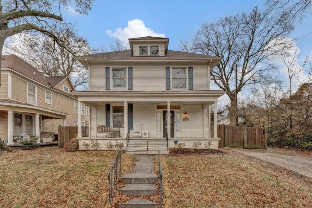 Exquisite Two-Story Home Located In Midtown Мемфис Екстериор снимка